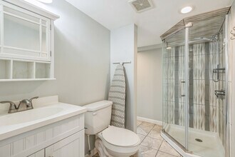 411 McAllister St in Baltimore, MD - Building Photo - Building Photo