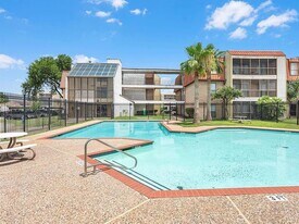 10110 Forum W Dr in Houston, TX - Building Photo