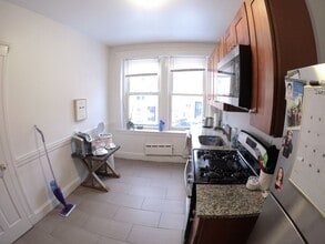 243 Freeman St in Brookline, MA - Building Photo - Building Photo