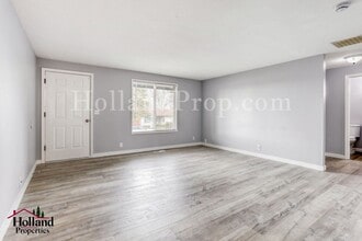 1426 SE Duke Dr in Hillsboro, OR - Building Photo - Building Photo