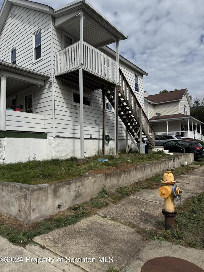 111 Grove St in Scranton, PA - Building Photo - Building Photo