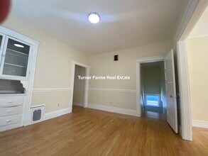 65 Wareham St, Unit 1 in Medford, MA - Foto de edificio - Building Photo