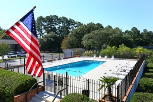 Lakeside Lakeview Apartments