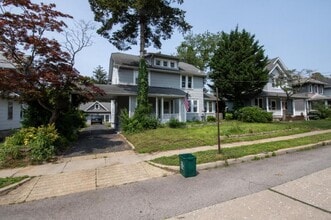 25 Hillside Ave in Rockville Centre, NY - Building Photo - Building Photo