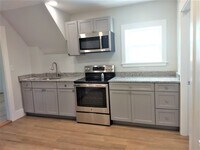 140 Sewall St, Unit 3 photo'