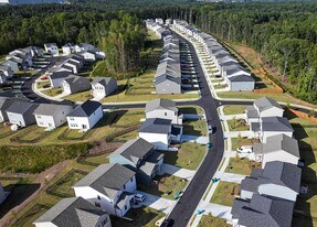 Harmony Heights in Commerce, GA - Building Photo