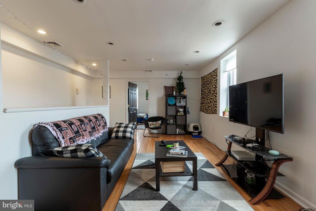 1401 S 15th St-Unit -3 in Philadelphia, PA - Building Photo