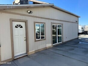 43813 Sierra Hwy in Lancaster, CA - Building Photo - Building Photo