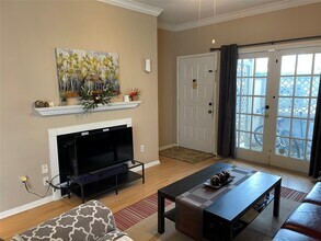 8055 Cambridge St in Houston, TX - Building Photo - Building Photo