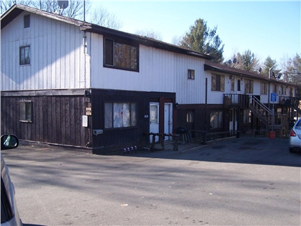 Swan Lake Apartments in Swan Lake, NY - Building Photo