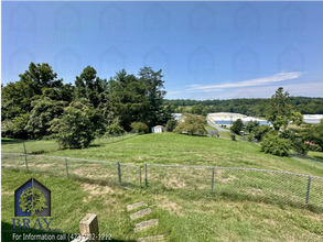 706 Meadowview Dr in Johnson City, TN - Foto de edificio - Building Photo