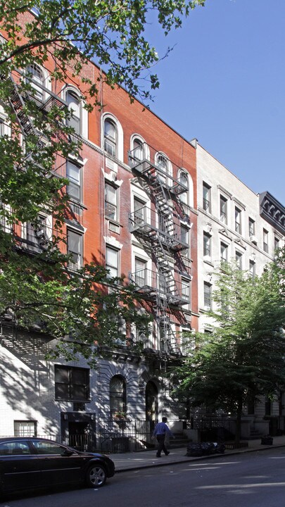 210 E 83rd St in New York, NY - Foto de edificio