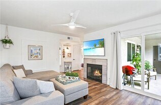 12 Corniche Dr in Dana Point, CA - Building Photo