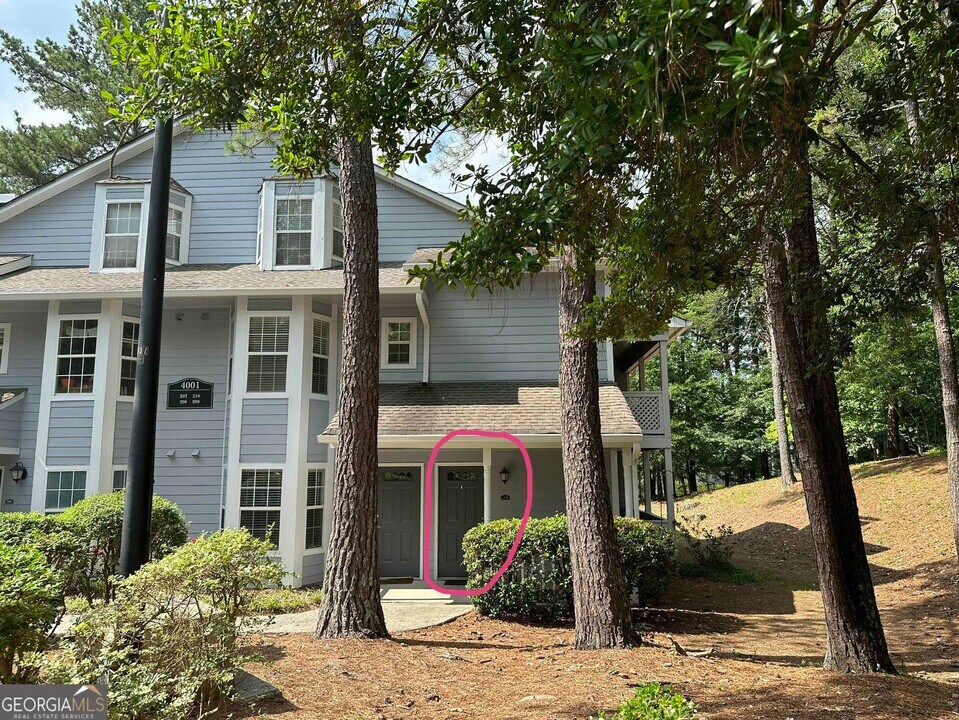 4001 Riverlook Pkwy SE in Marietta, GA - Building Photo