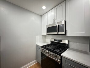 6954 N Sheridan Rd, Unit 602 in Chicago, IL - Building Photo - Building Photo