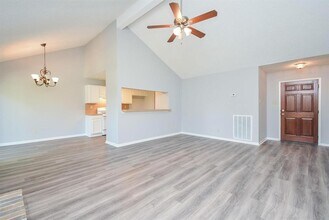 3911 Issacks Way in Sugar Land, TX - Building Photo - Building Photo
