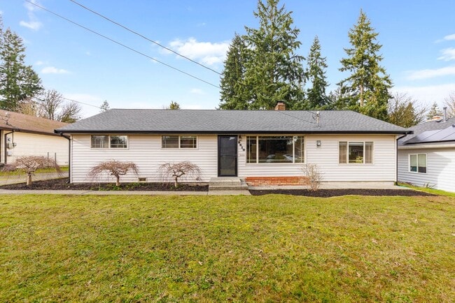 8510 Monte Cristo Dr in Everett, WA - Building Photo - Building Photo