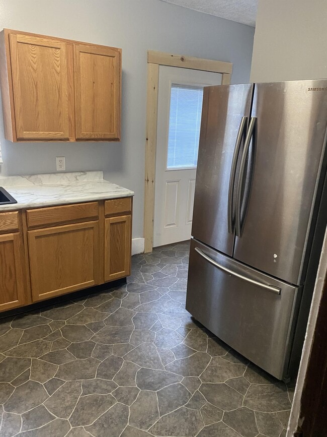 1004 Bedford Ave SW in Canton, OH - Building Photo - Building Photo