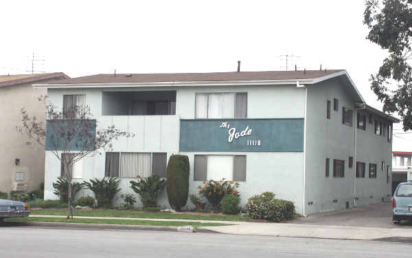 11118 Newville Ave in Downey, CA - Building Photo