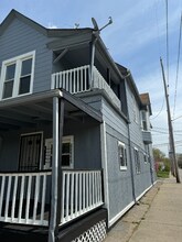 3860 E 72nd St in Cleveland, OH - Foto de edificio - Building Photo