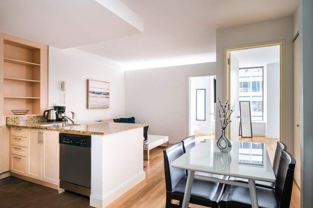 10 Hanover Square in New York, NY - Building Photo