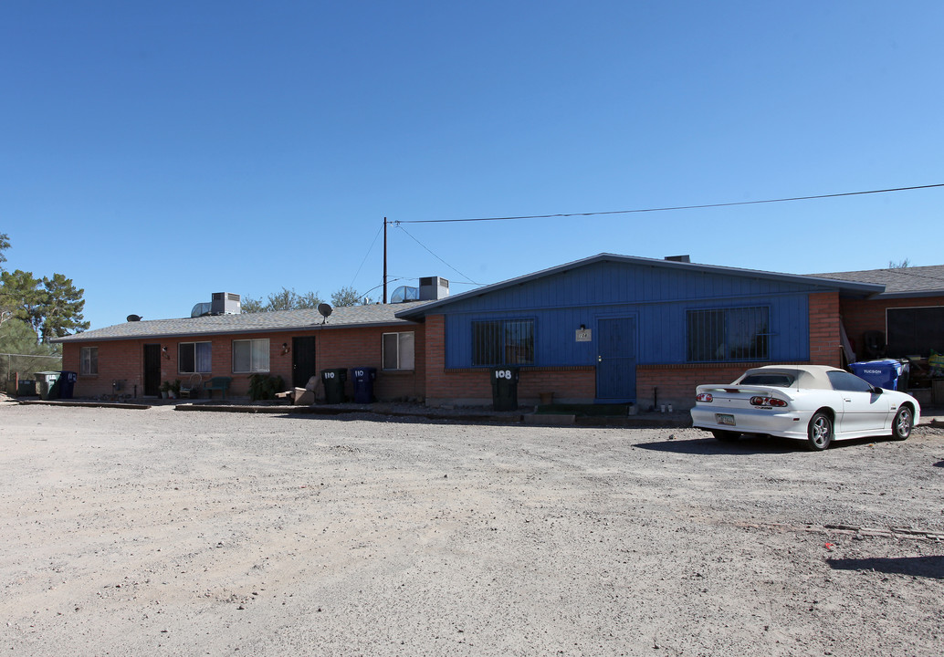 104-112 E Alturas in Tucson, AZ - Building Photo