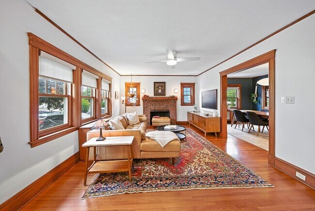 34 Lynde Ave in Melrose, MA - Building Photo - Building Photo