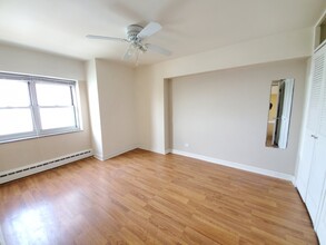 4960 N Marine Dr, Unit 1415 in Chicago, IL - Building Photo - Building Photo
