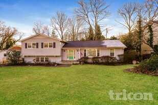 3202 Northampton Dr in Greensboro, NC - Building Photo