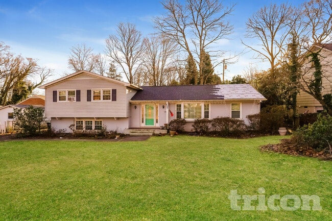 property at 3202 Northampton Dr