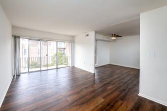 Forest Lake Apartments in Lanham, MD - Building Photo - Interior Photo