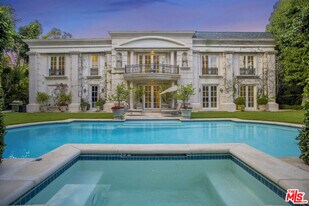 9742 Wendover Dr in Beverly Hills, CA - Building Photo