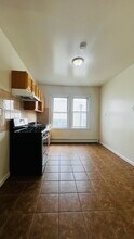 333 E 22nd St, Unit 3 in Paterson, NJ - Foto de edificio - Building Photo