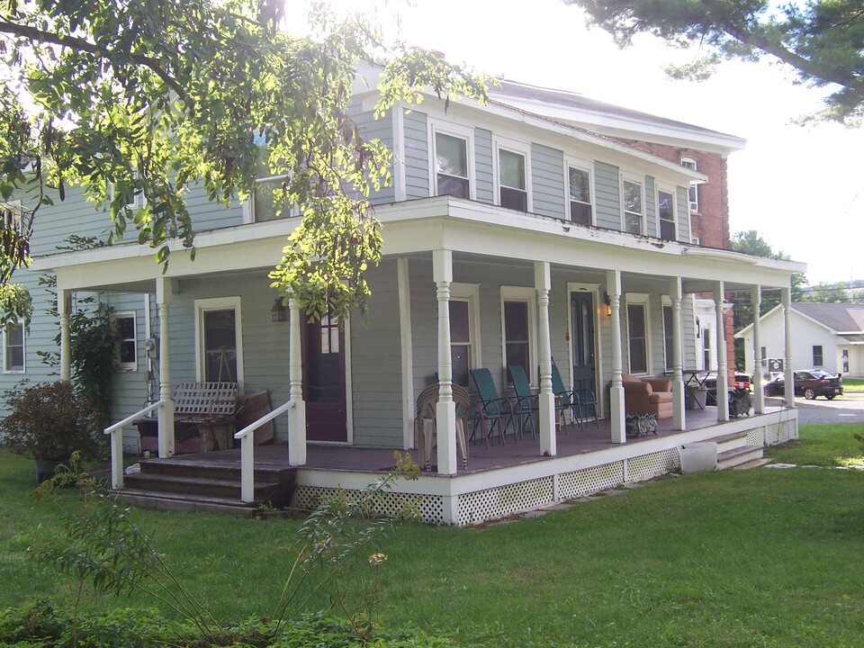 6 Main St, Unit First Floor in New Lebanon, NY - Building Photo