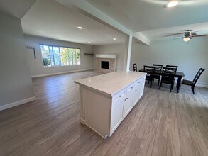 145 E Hoover Ave in Orange, CA - Building Photo - Building Photo