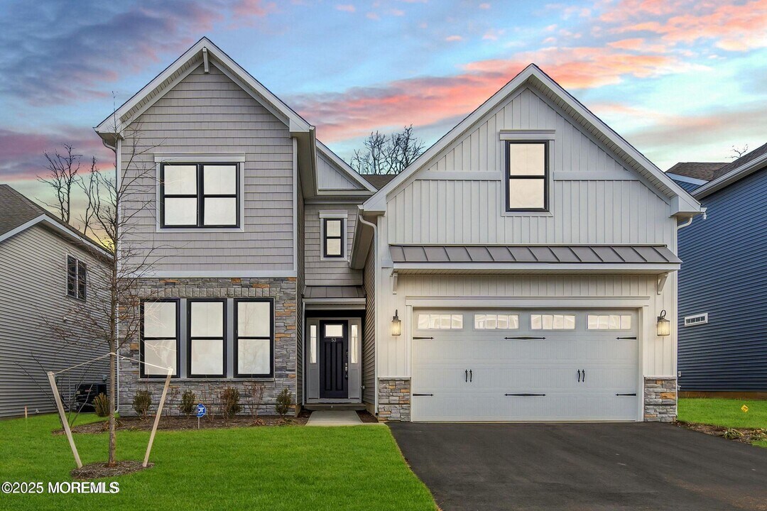 53 Freesia Dr in Englishtown, NJ - Building Photo