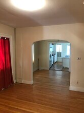 82 Dickerman St, Unit 1 in New Haven, CT - Foto de edificio - Building Photo