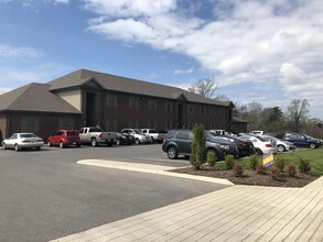 Eagle Village in Cookeville, TN - Foto de edificio - Building Photo