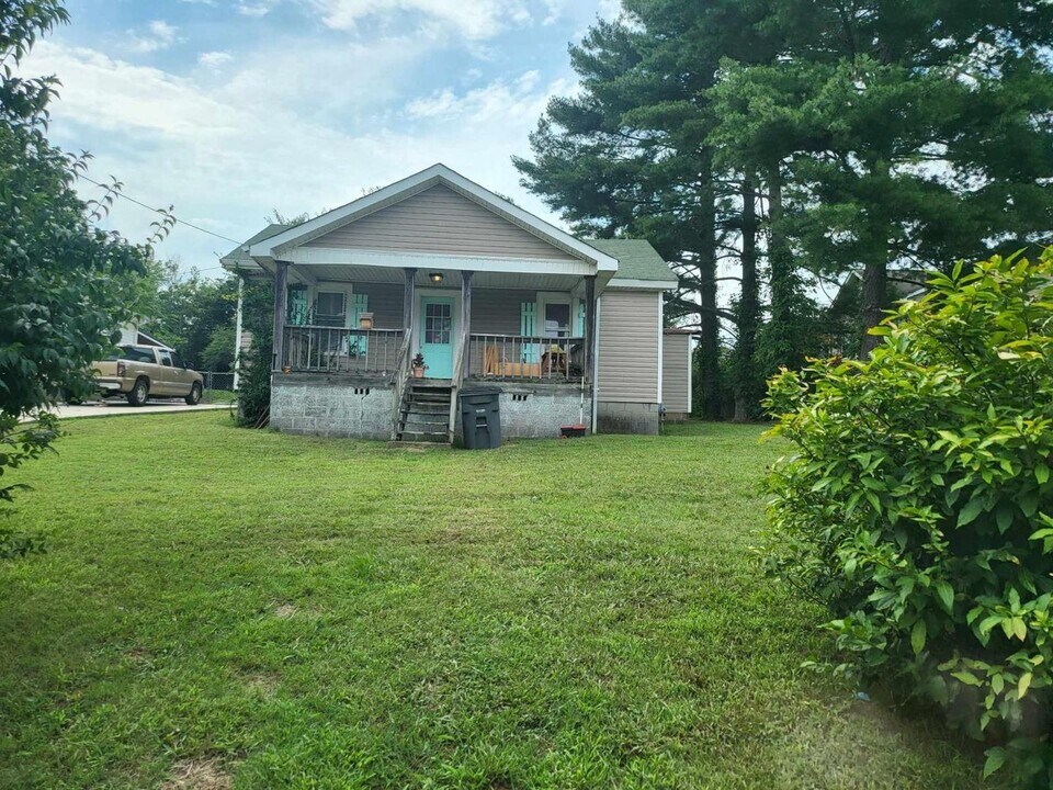 700 Central Ave in Clarksville, TN - Building Photo