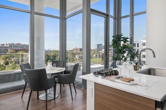 350 W Chestnut St in Chicago, IL - Building Photo - Building Photo