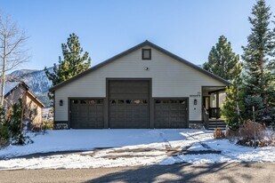 77 Panorama Dr in Mammoth Lakes, CA - Building Photo