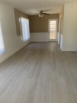 1241 Bundy S Dr, Unit #4 in Los Angeles, CA - Building Photo