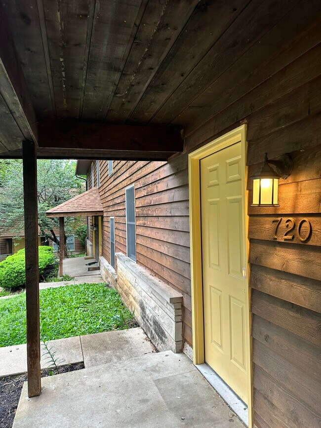 720 W 17th St in Bloomington, IN - Building Photo - Building Photo