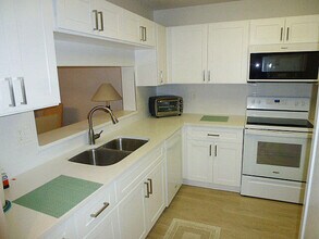5550 Witney Dr in Delray Beach, FL - Building Photo - Building Photo