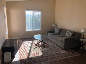 5810 Dovetail Dr, Unit A in Agoura Hills, CA - Building Photo - Building Photo