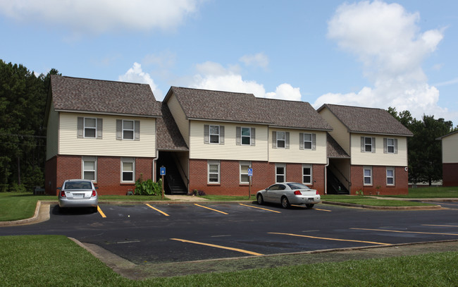 Pineview Apartments in Barnesville, GA - Foto de edificio - Building Photo