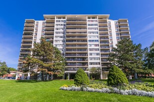 The Ambassador in Toronto, ON - Building Photo