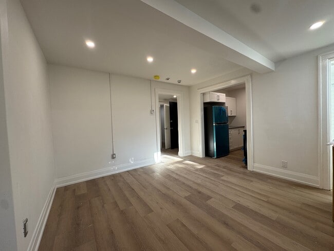 74 Shepherd St W in Windsor, ON - Building Photo - Building Photo