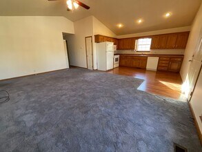 2014 W Perkins St in Joplin, MO - Building Photo - Building Photo