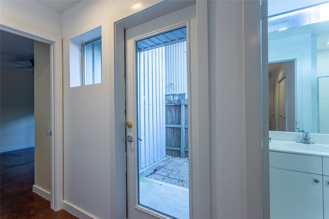 1424 Bailey St in Houston, TX - Foto de edificio - Building Photo